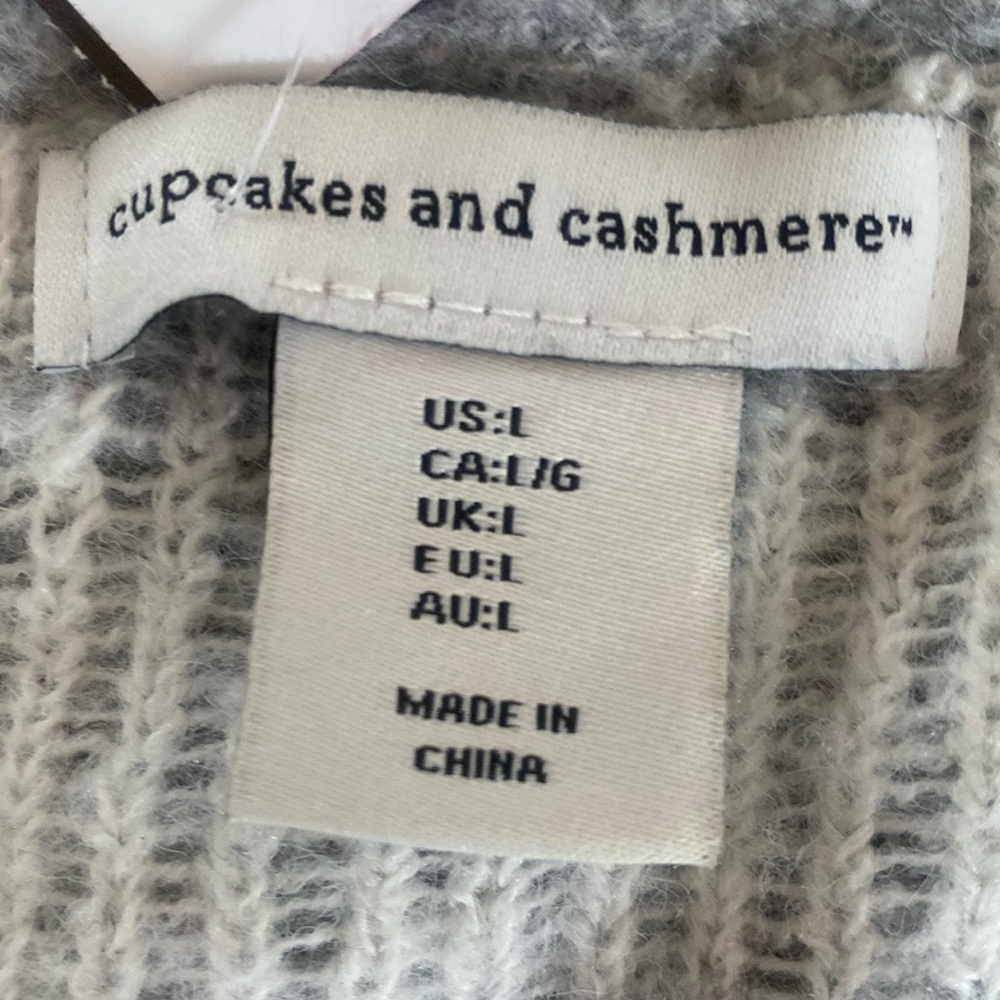 Cupcakes & Cashmere long sleeved turtle neck sweater in  Gray & White SIZE large - Picture 8 of 12